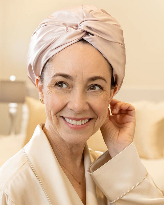 Say Goodbye to Hair Drama: Élanza Silk Sleep Bonnet